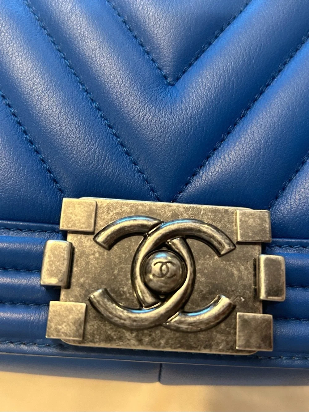 CHANEL Blue Chevron Quilted Shoulder Bag with Gunmetal Chain